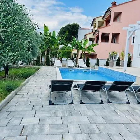 Luana With Private Pool In Beautiful