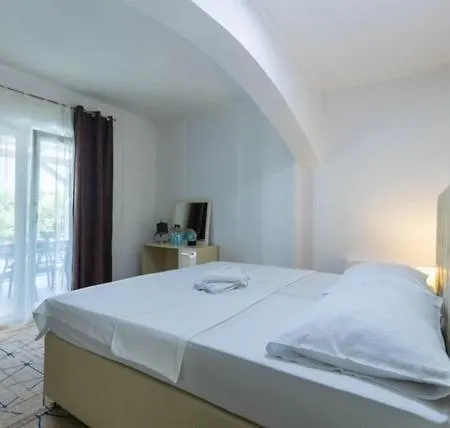 Luana With Private Pool In Beautiful