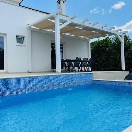 Villa Luana With Private Pool In Beautiful