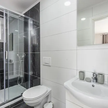 Villa Luana With Private Pool In Beautiful