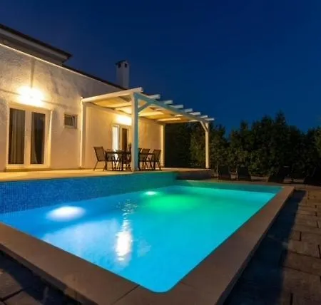 Villa Luana With Private Pool In Beautiful *