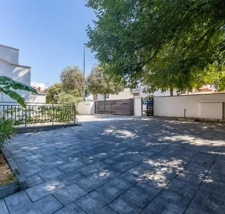 Luana With Private Pool In Beautiful