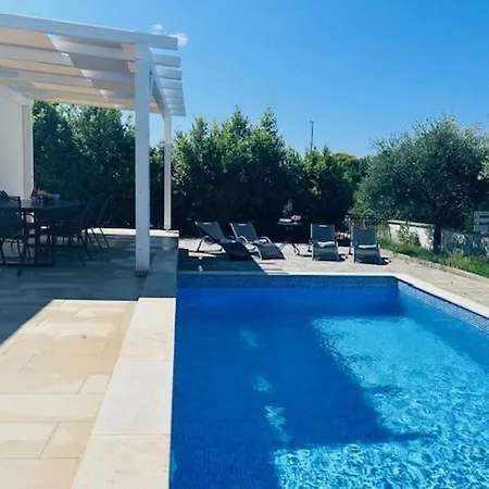 Luana With Private Pool In Beautiful *