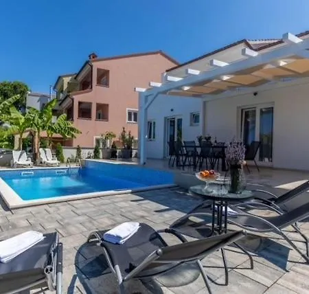 Luana With Private Pool In Beautiful Villa *