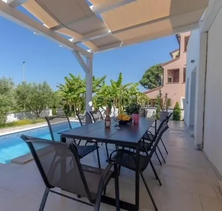 Luana With Private Pool In Beautiful Вилла