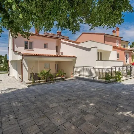 Вилла Luana With Private Pool In Beautiful *