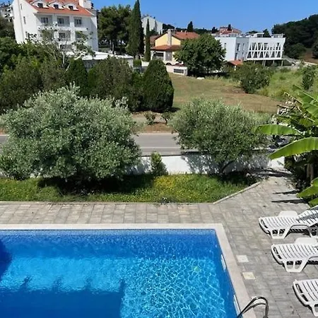 Luana With Private Pool In Beautiful Вилла Ровинь